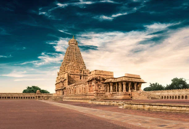 Divine Tour Of Tanjore Ex - Madurai
