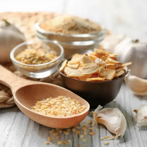 Garlic flakes and powder