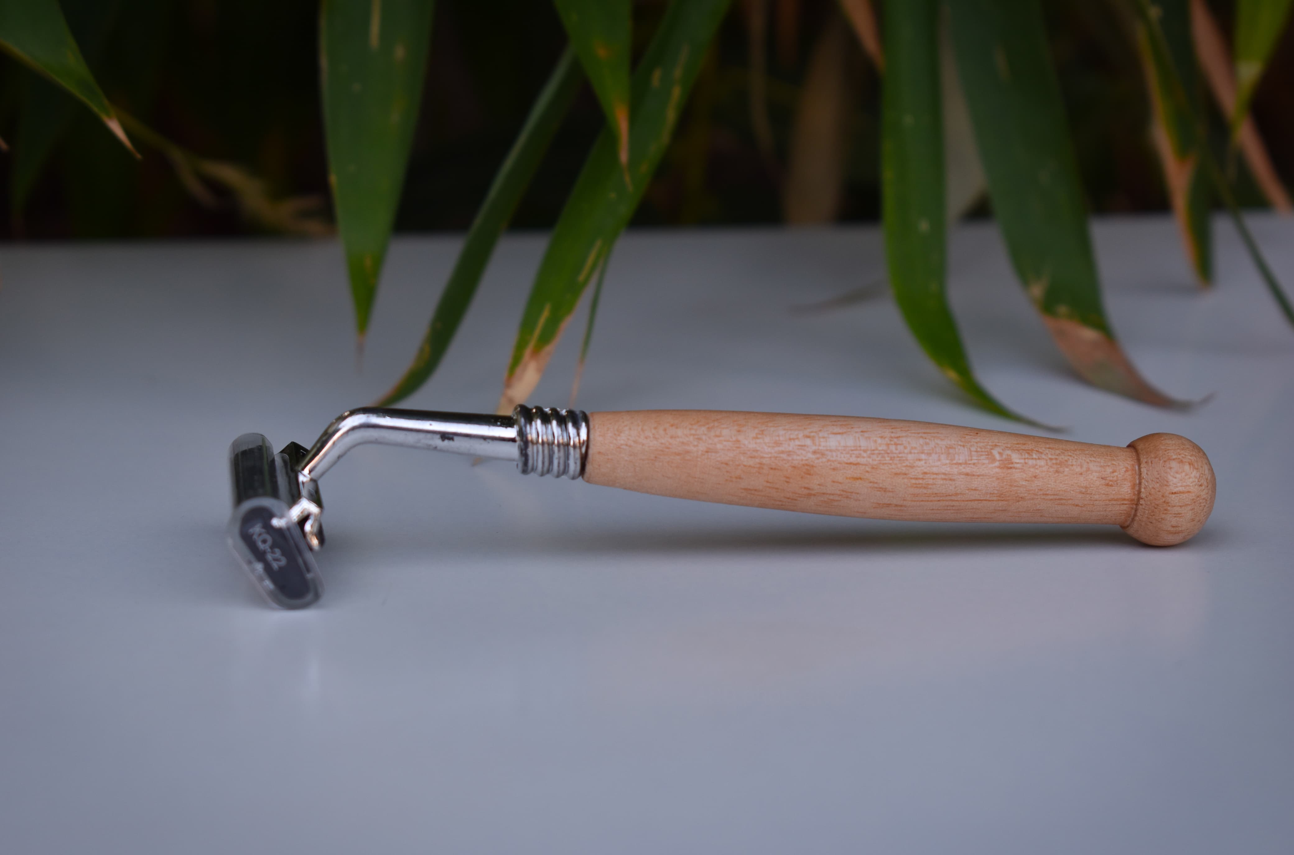 Bamboo Razor