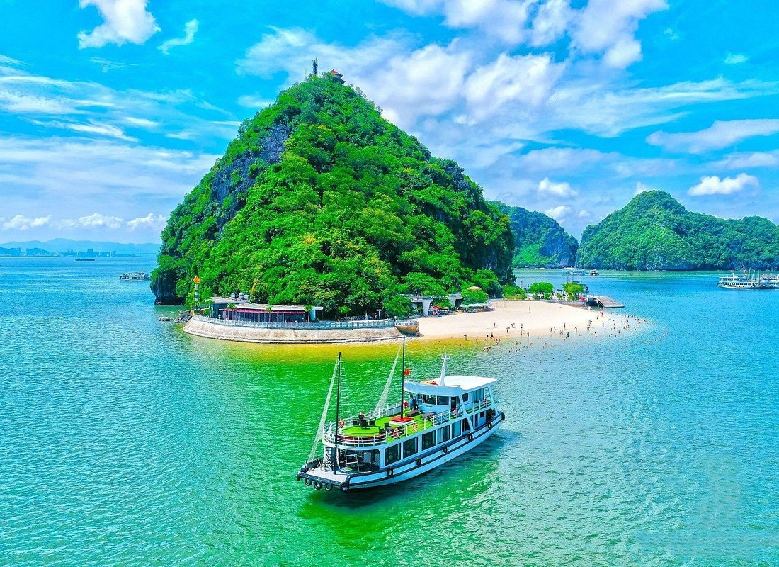 4D3N Hanoi Halong Bay overnight on cruise
