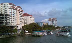 The Group Executive Transfer: Madurai to Cochin Airport (COK) in a 12+1 Tempo Traveller