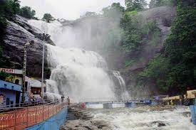 Madurai to Kutralam & Papanasam Luxury Tour (2N/3D) 40-Seater Luxury AC Bus