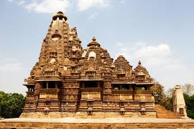 Madurai to Kanchipuram Temple Tour (1N / 2D)Madurai Holidays & Rengha Travels 10+1 Seater Luxury Caravan (AC Tempo Traveller) 8–10 Persons