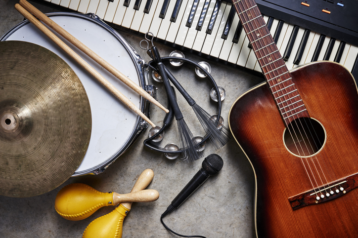 Musical Instruments & Accessories