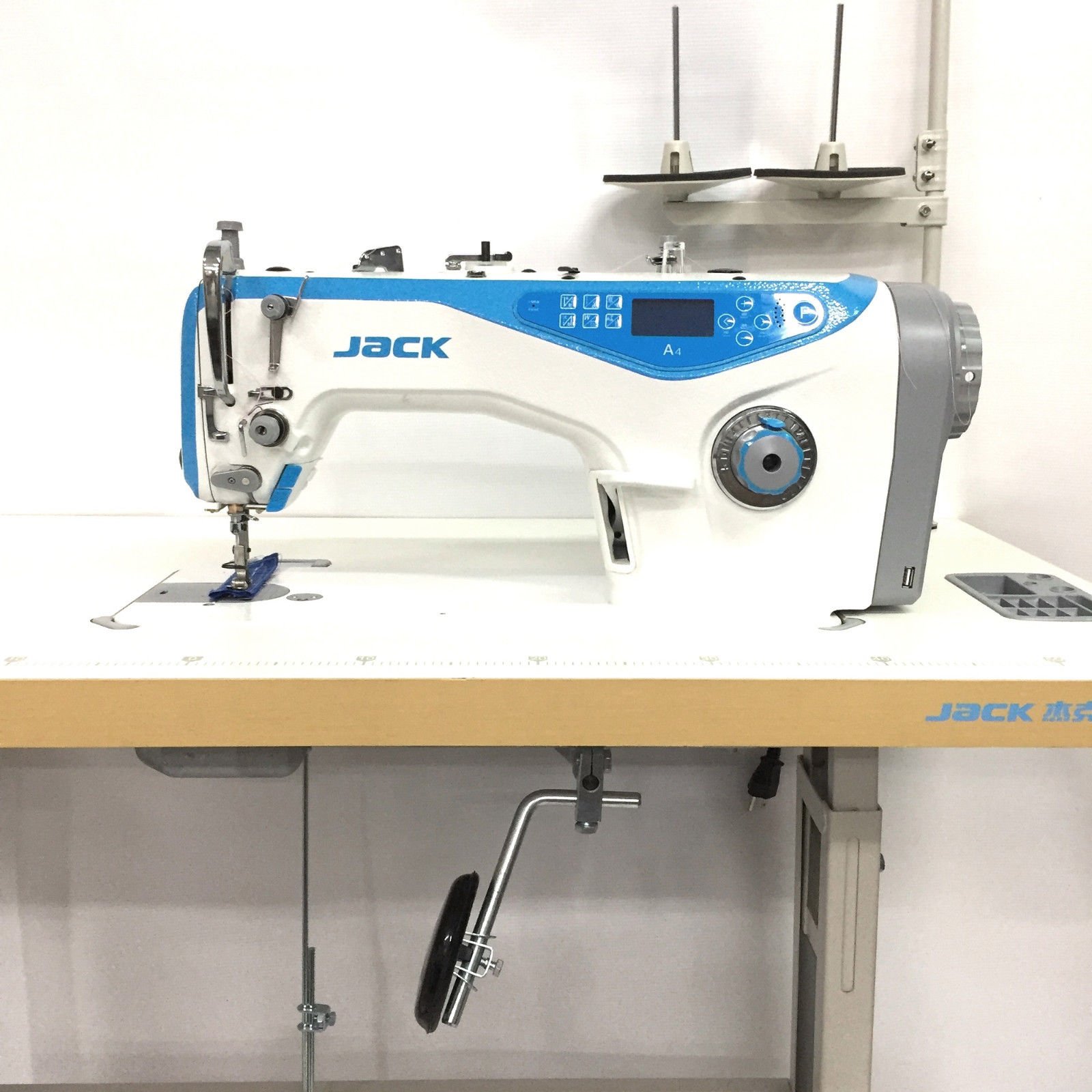 Single Needle Sewing Machine