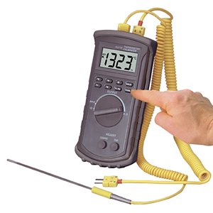 Digital Thermocouple Calibrator