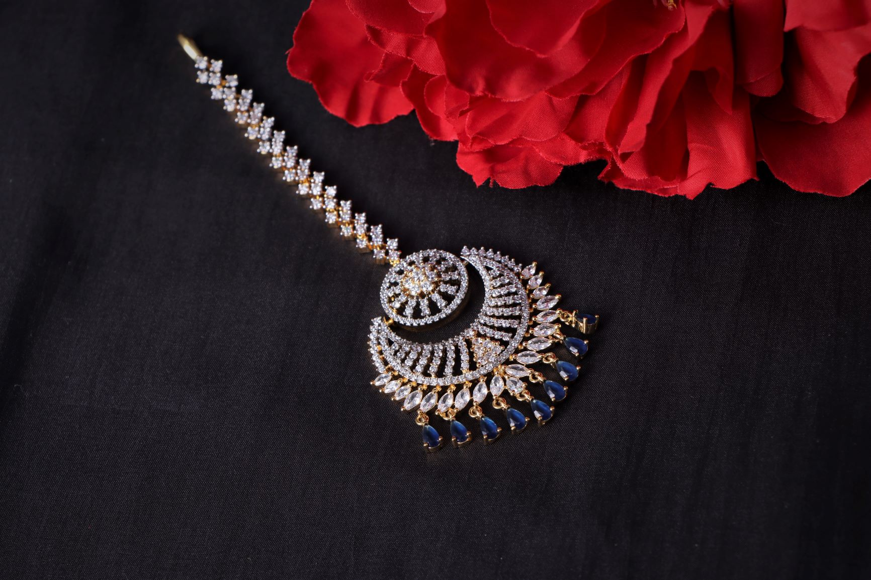 Tikka Bindis