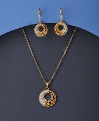 Trendy Pendant Set