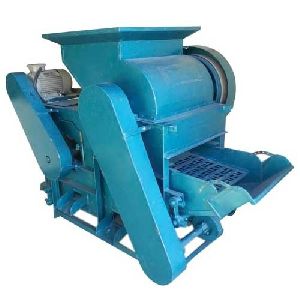 Groundnut Decorticator