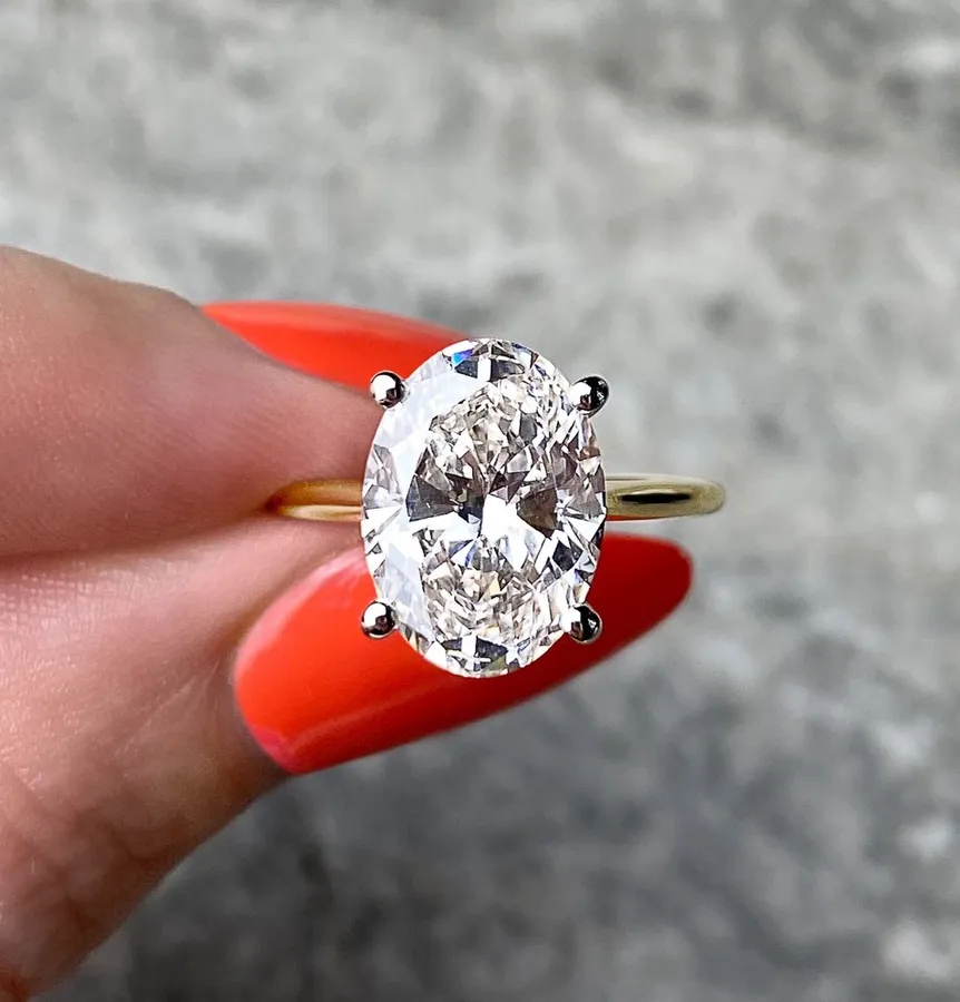 Oval Shape Diamond