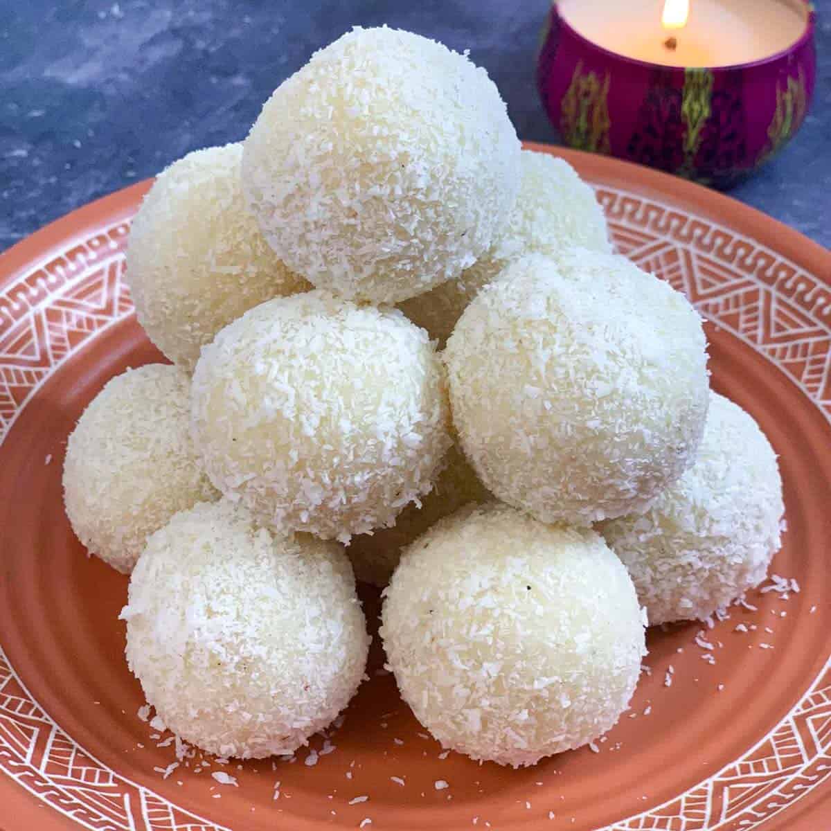 Coconut Ladoo