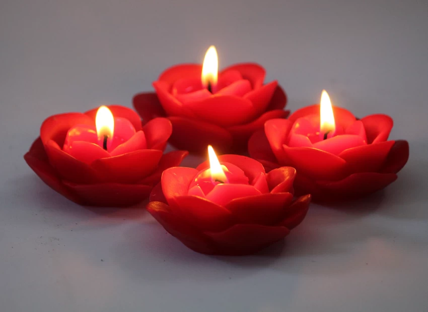 Floating Rose Candle