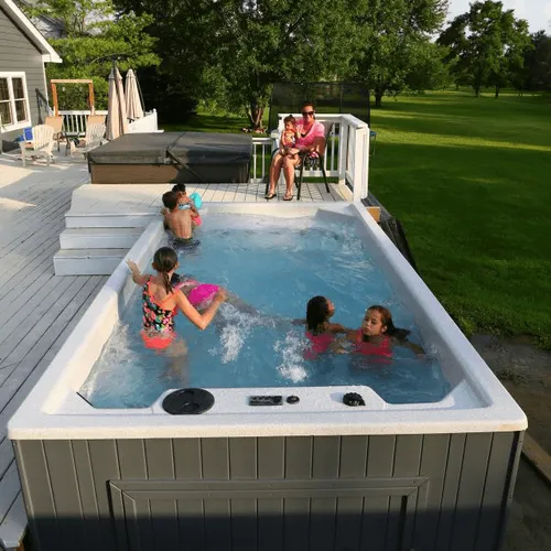 Jacuzzi Pool
