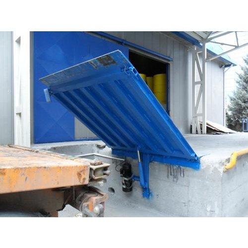 Vertical Storing Dock Leveler